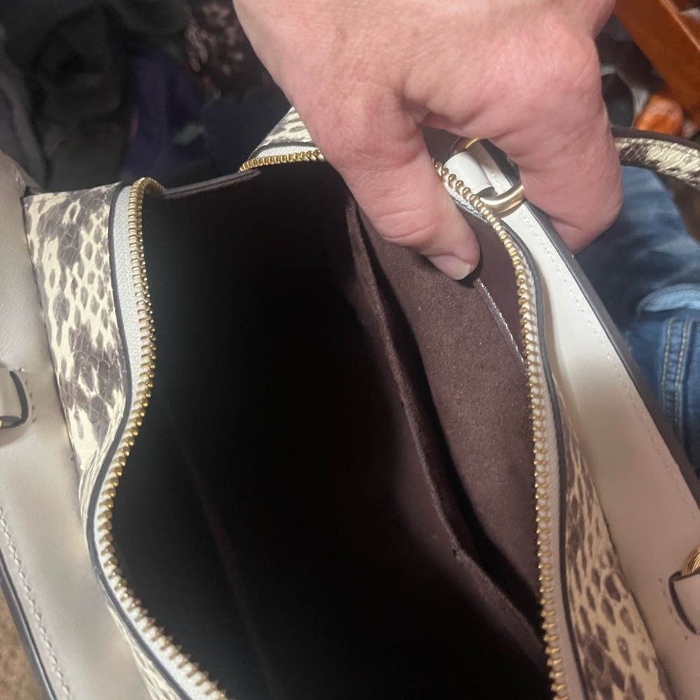 Coach snake skin Cream and Gold Logo Handbag brand new - Picture 4 of 9